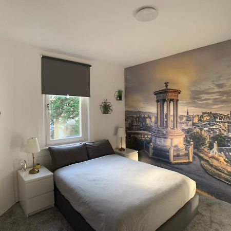 Maria- Bright And Modern City Center Apartment . Единбург Екстериор снимка