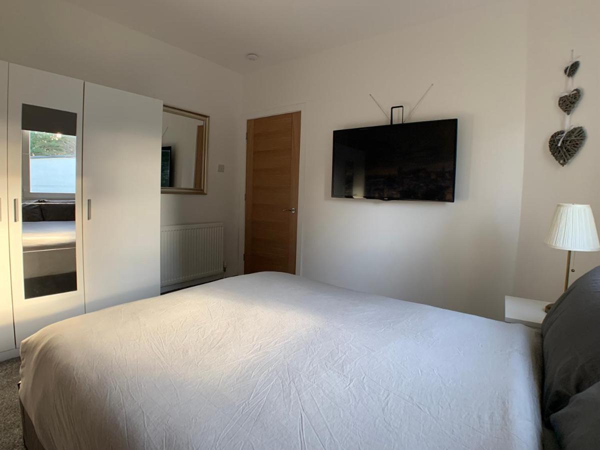 Maria- Bright And Modern City Center Apartment . Единбург Екстериор снимка