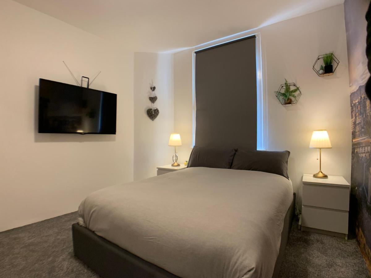 Maria- Bright And Modern City Center Apartment . Единбург Екстериор снимка