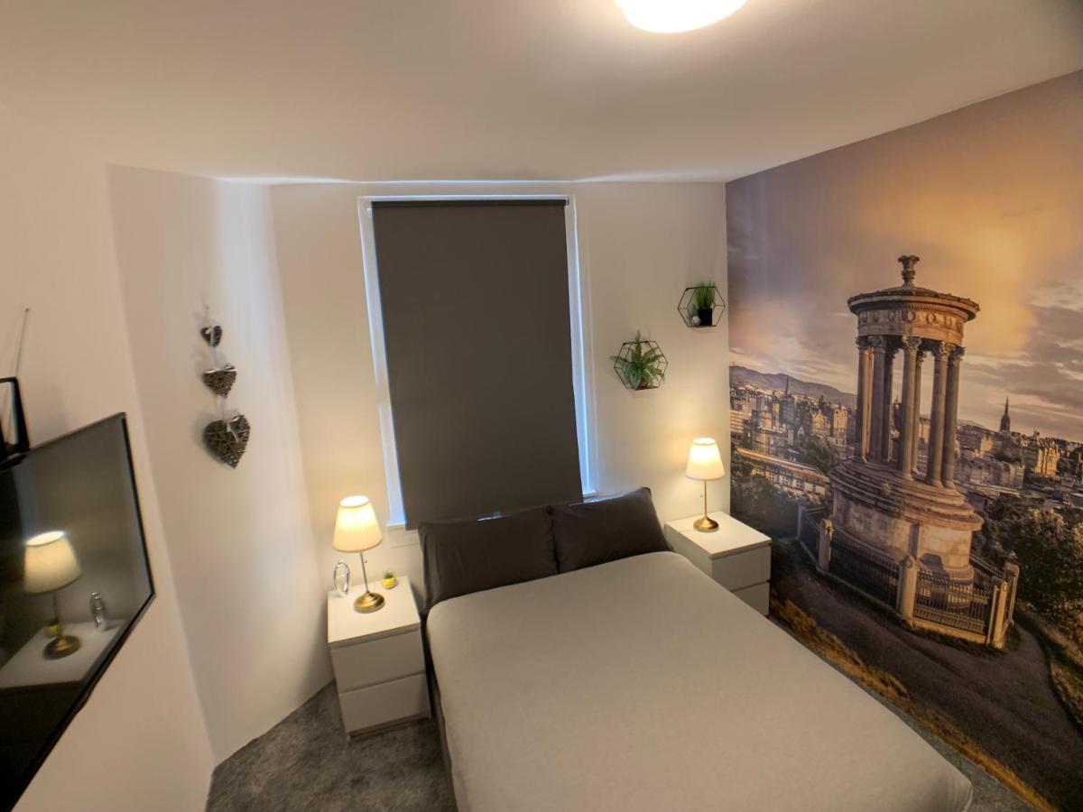 Maria- Bright And Modern City Center Apartment . Единбург Екстериор снимка