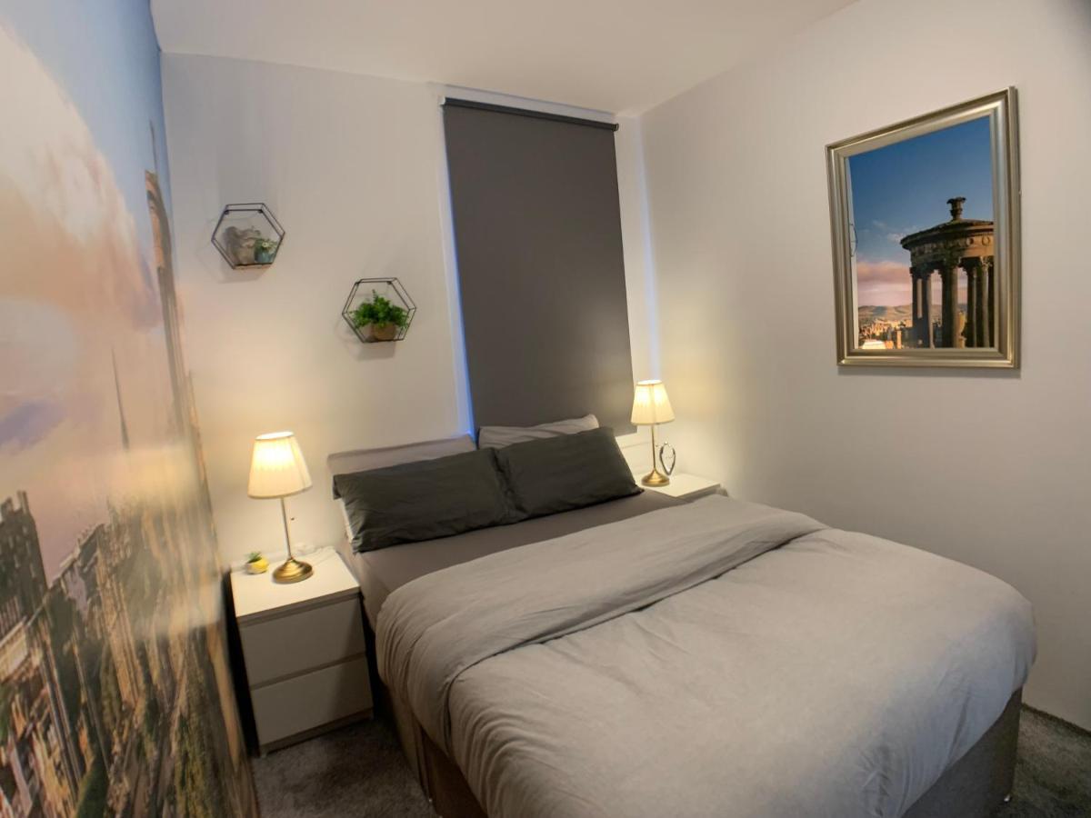 Maria- Bright And Modern City Center Apartment . Единбург Екстериор снимка