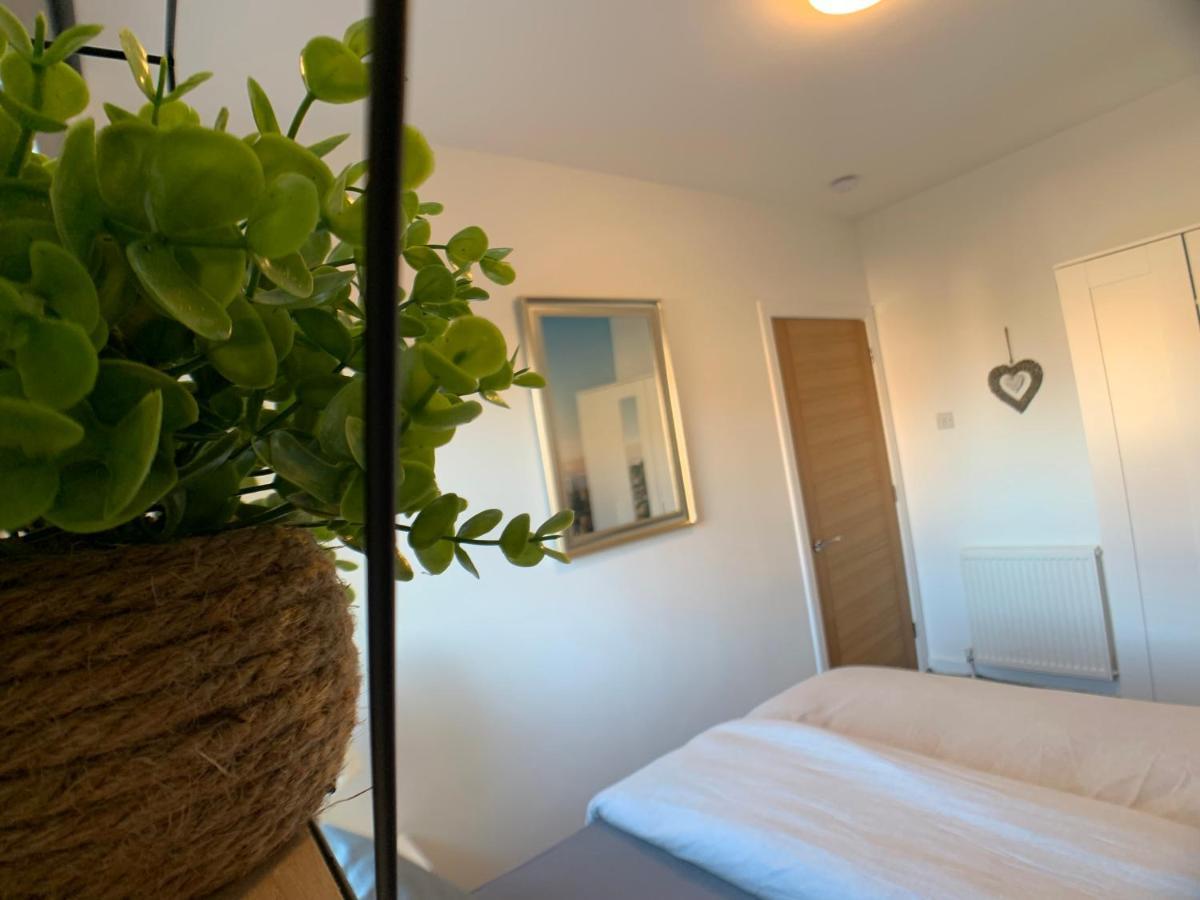 Maria- Bright And Modern City Center Apartment . Единбург Екстериор снимка