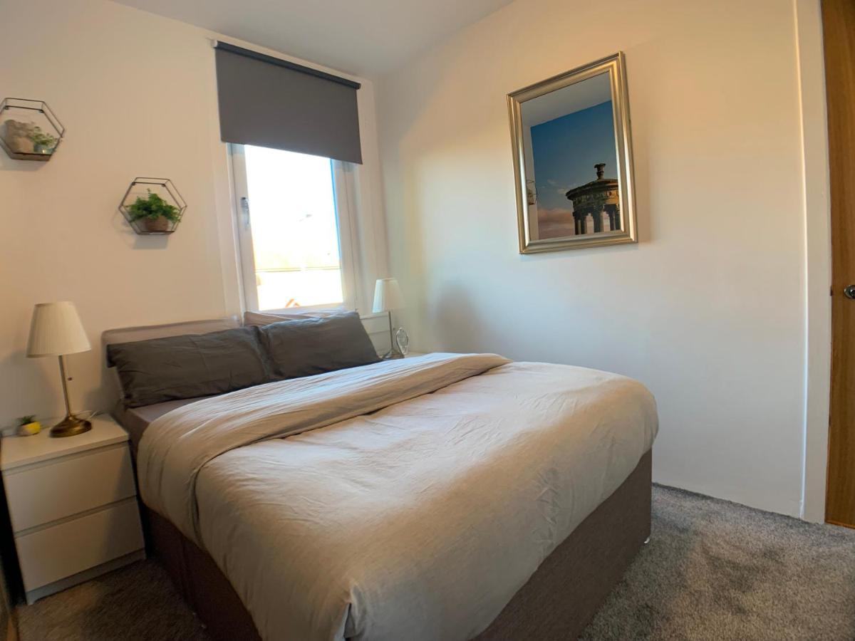 Maria- Bright And Modern City Center Apartment . Единбург Екстериор снимка