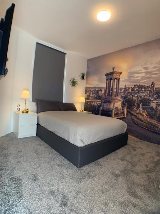 Maria- Bright And Modern City Center Apartment . Единбург Екстериор снимка