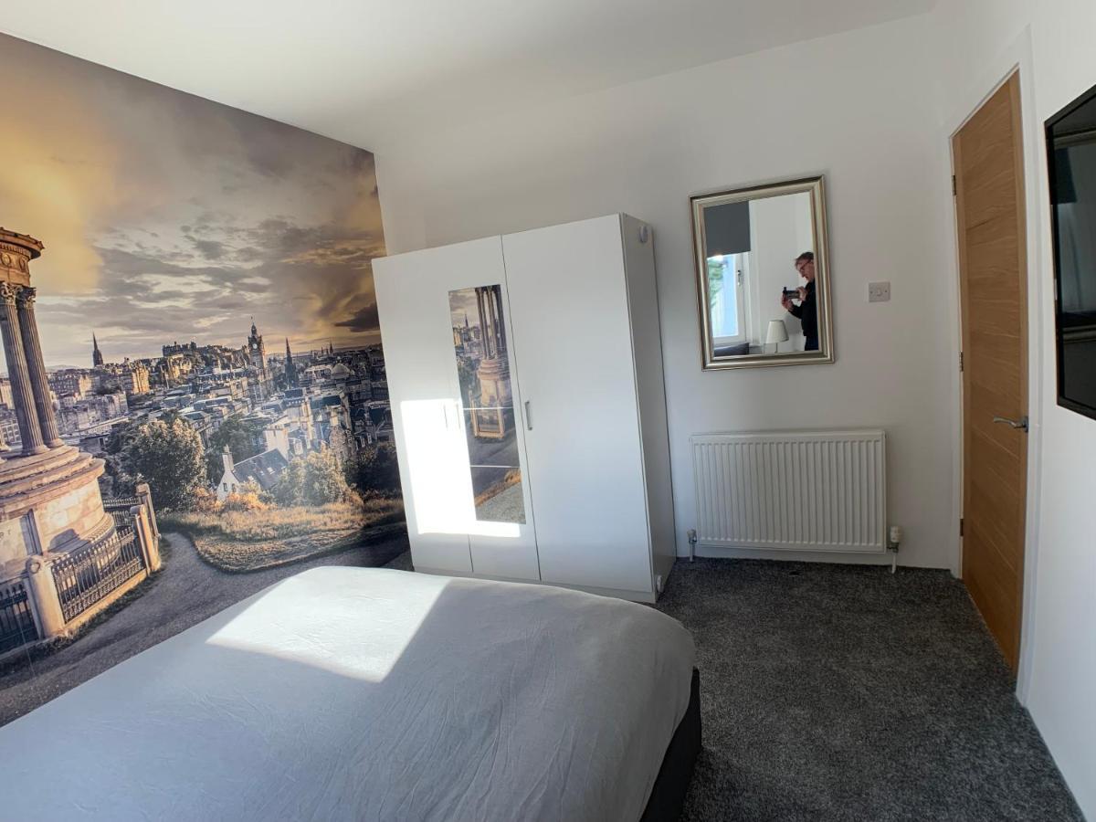 Maria- Bright And Modern City Center Apartment . Единбург Екстериор снимка